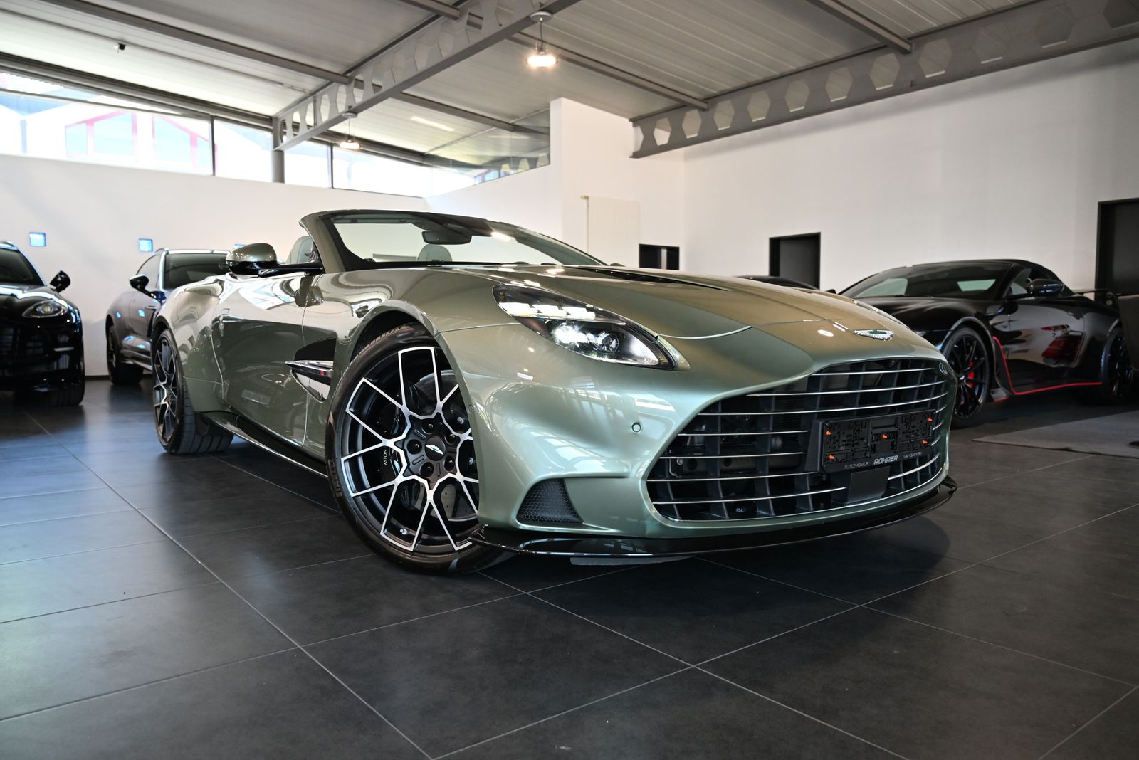 Aston Martin Vanquish Volante California Sage / UPE:526.000€