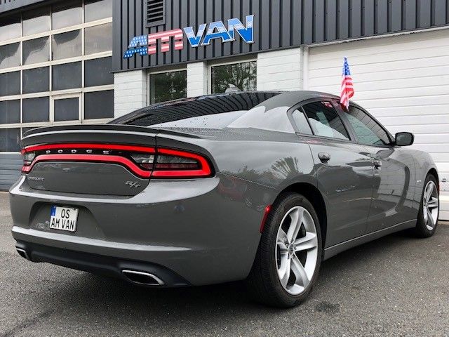 Fahrzeugabbildung Dodge Charger 5.7 V8 HEMI RT 17er Model in grau uni