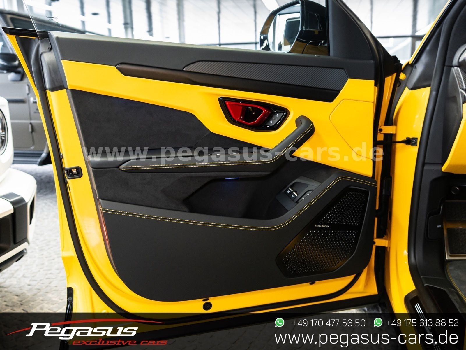 LAMBORGHINI Urus - 23