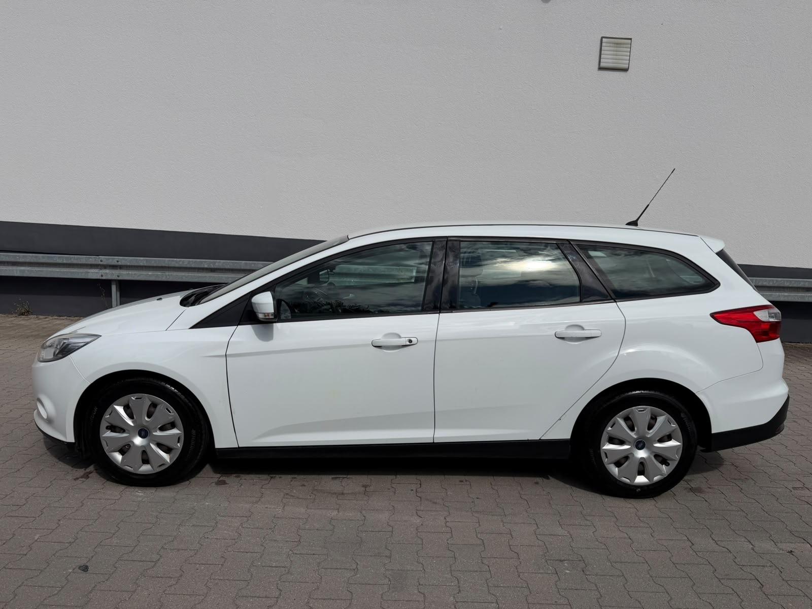 Ford Focus 2013 — photo 8