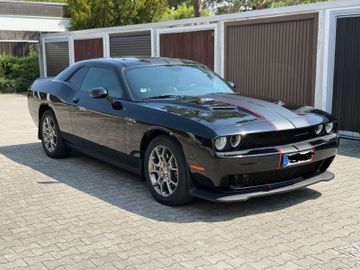 Dodge Challenger - 1