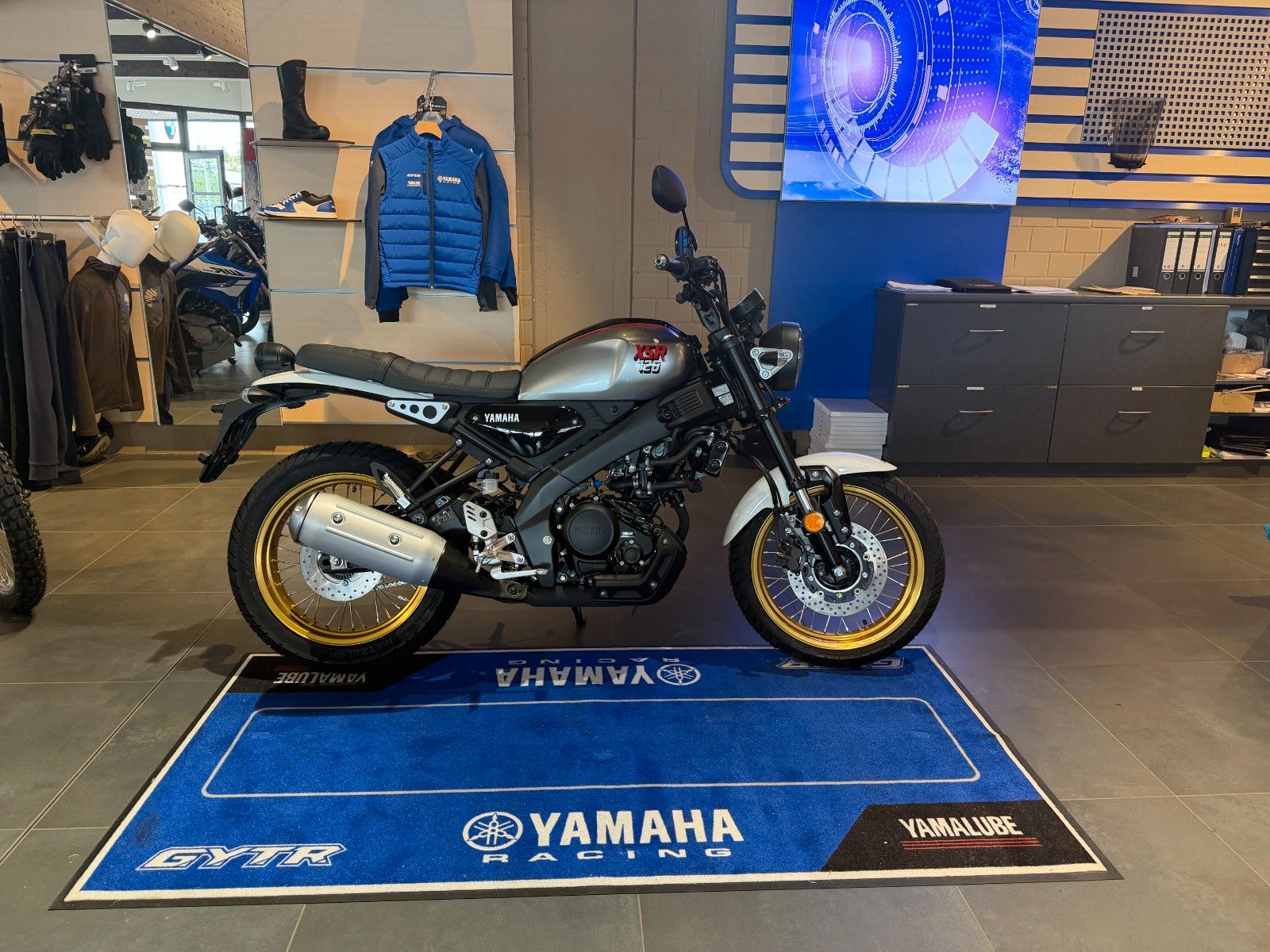 Fahrzeugabbildung Yamaha XSR 125 Legacy Herbst Deals