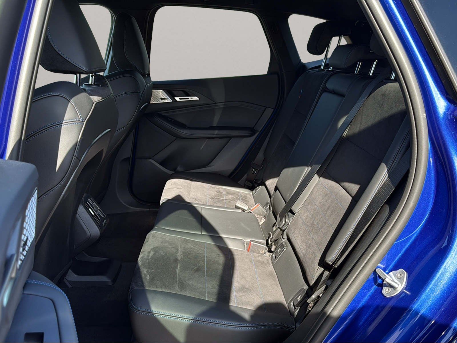 BMW 223 Active Tourer - Bild 9