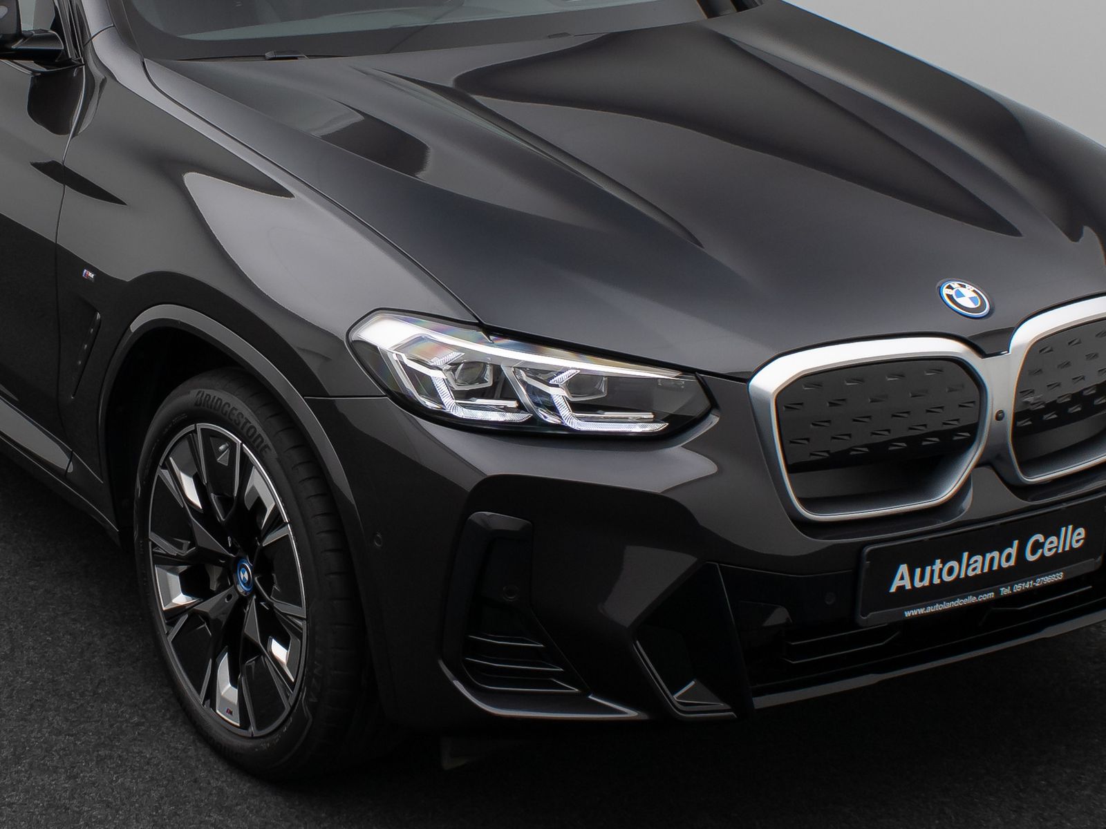 Fahrzeugabbildung BMW iX3 Impressive M Sport Panorama 360°HUD DAB H/K