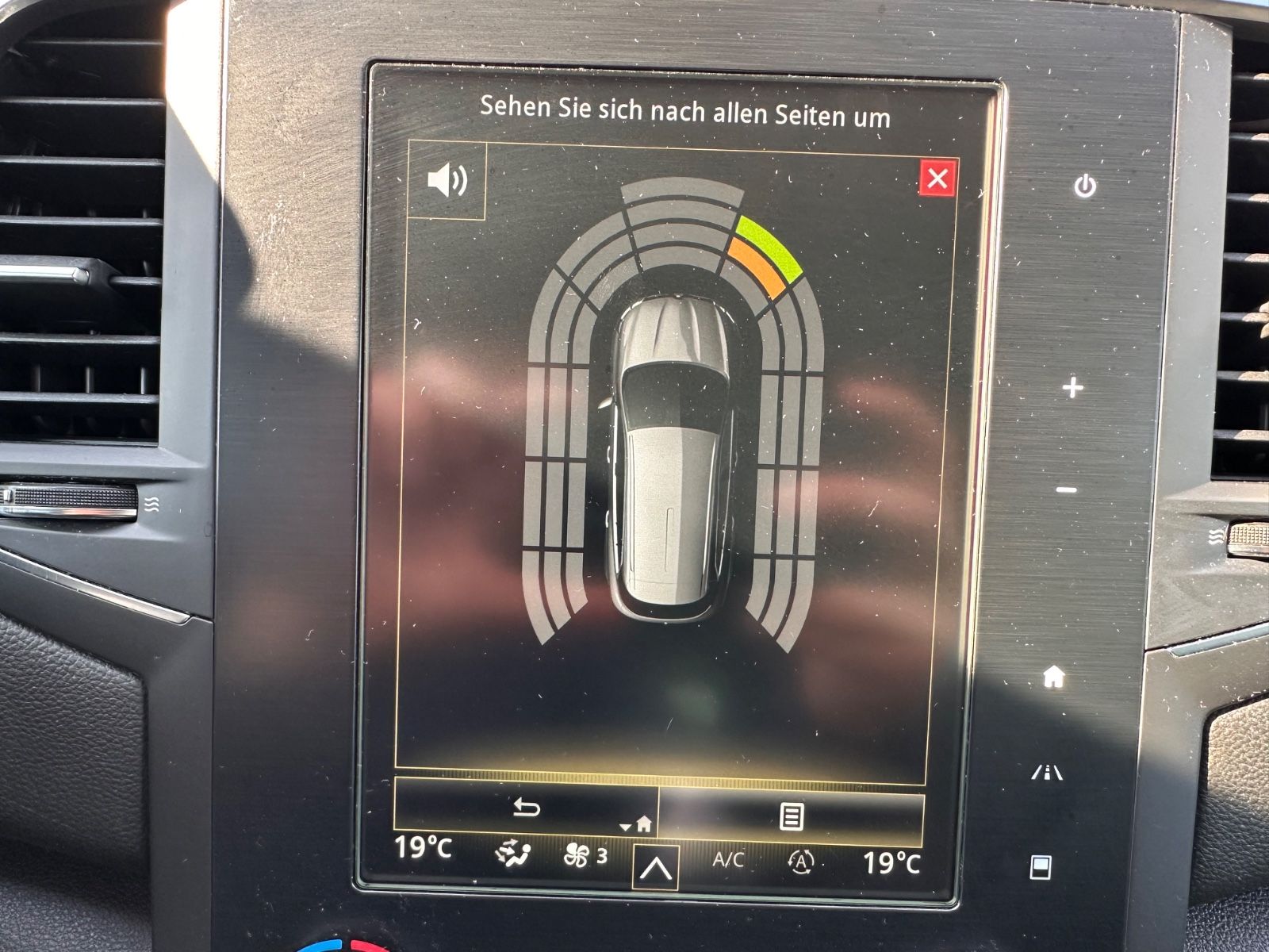 Fahrzeugabbildung Renault Megane Grandtour 1.7 dCi BOSE DCT ACC/Navi/LED