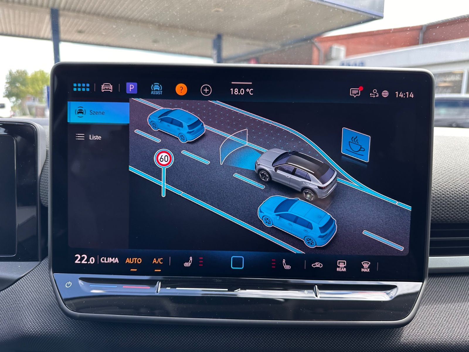 Fahrzeugabbildung Volkswagen T-Roc 1.5 eTSI DSG Life APP/ACC/LED/SHZG/PDC