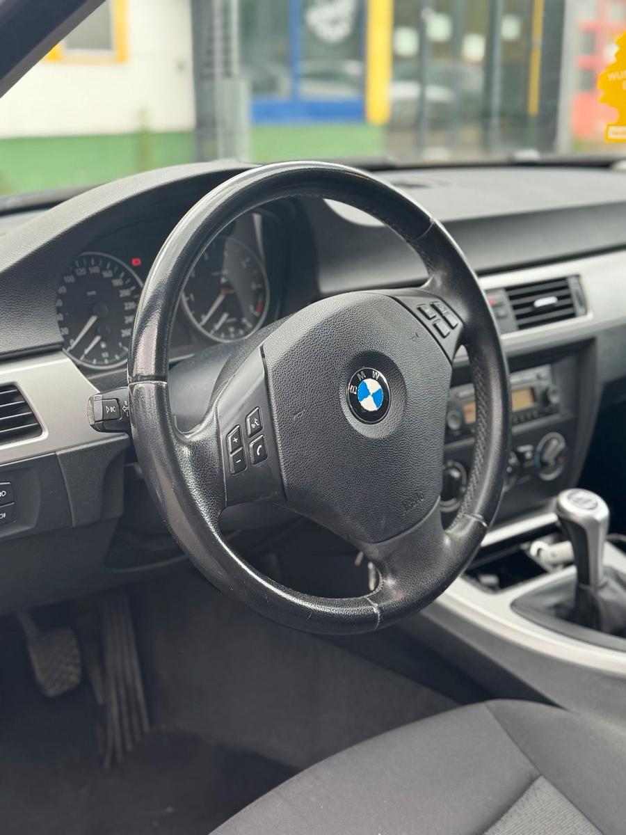 BMW 318 2006 — photo 5