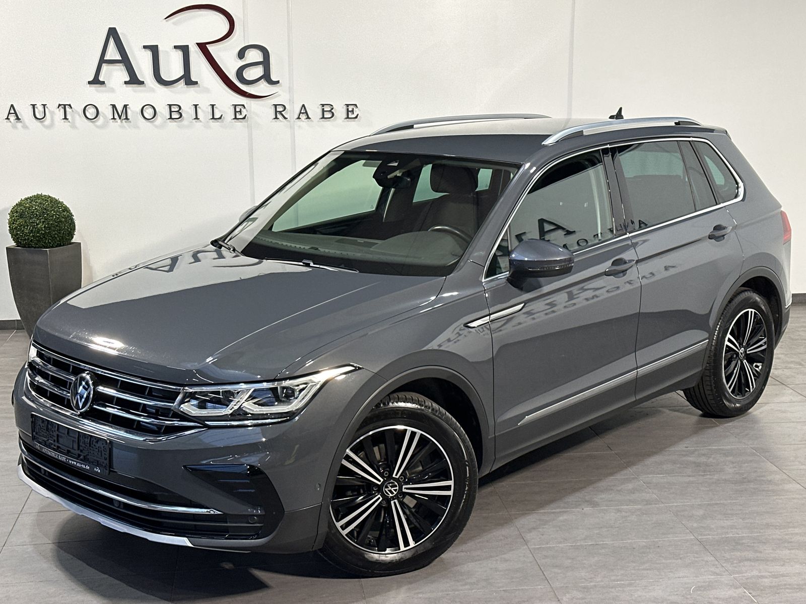 Fahrzeugabbildung Volkswagen Tiguan 2.0 TDI 4M DSG Sport NAV+LED+AHK+VCOCK+PP