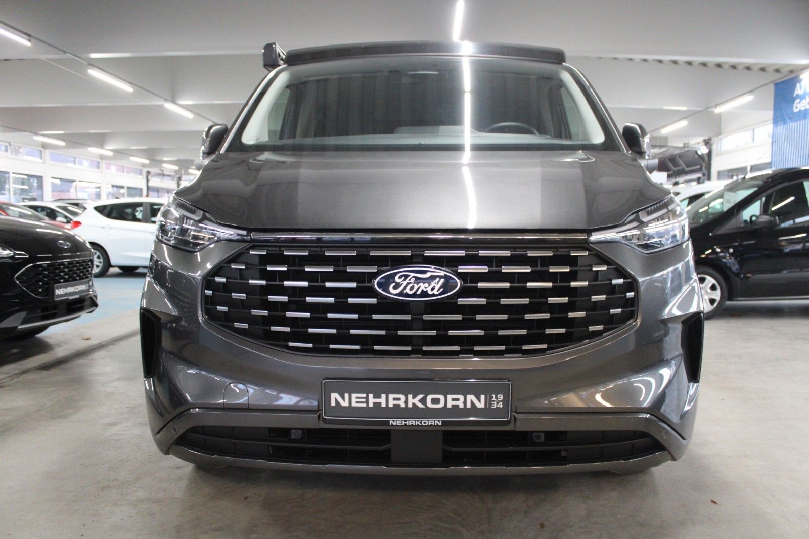 Fahrzeugabbildung Ford Transit Custom Nugget L1 Titanium Aufstelldach