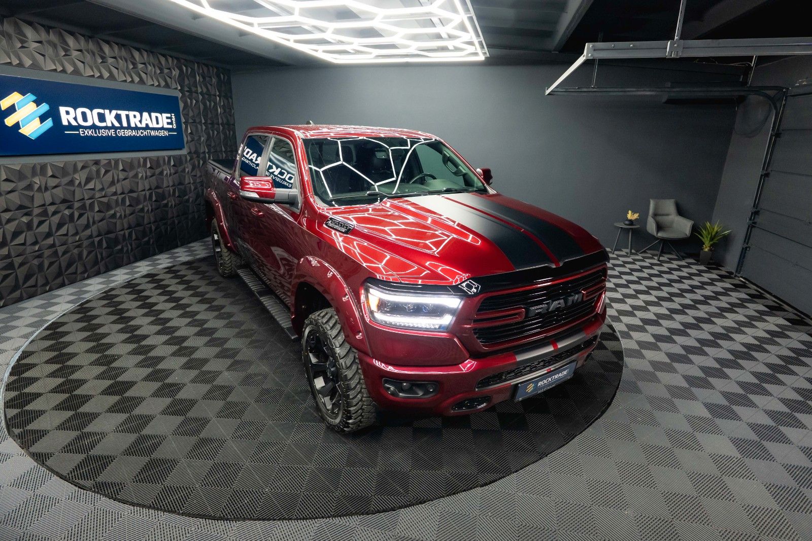 Fahrzeugabbildung Dodge RAM 5.7 V8 HEMI 4x4 OFFROAD Night-Paket *LED*19%