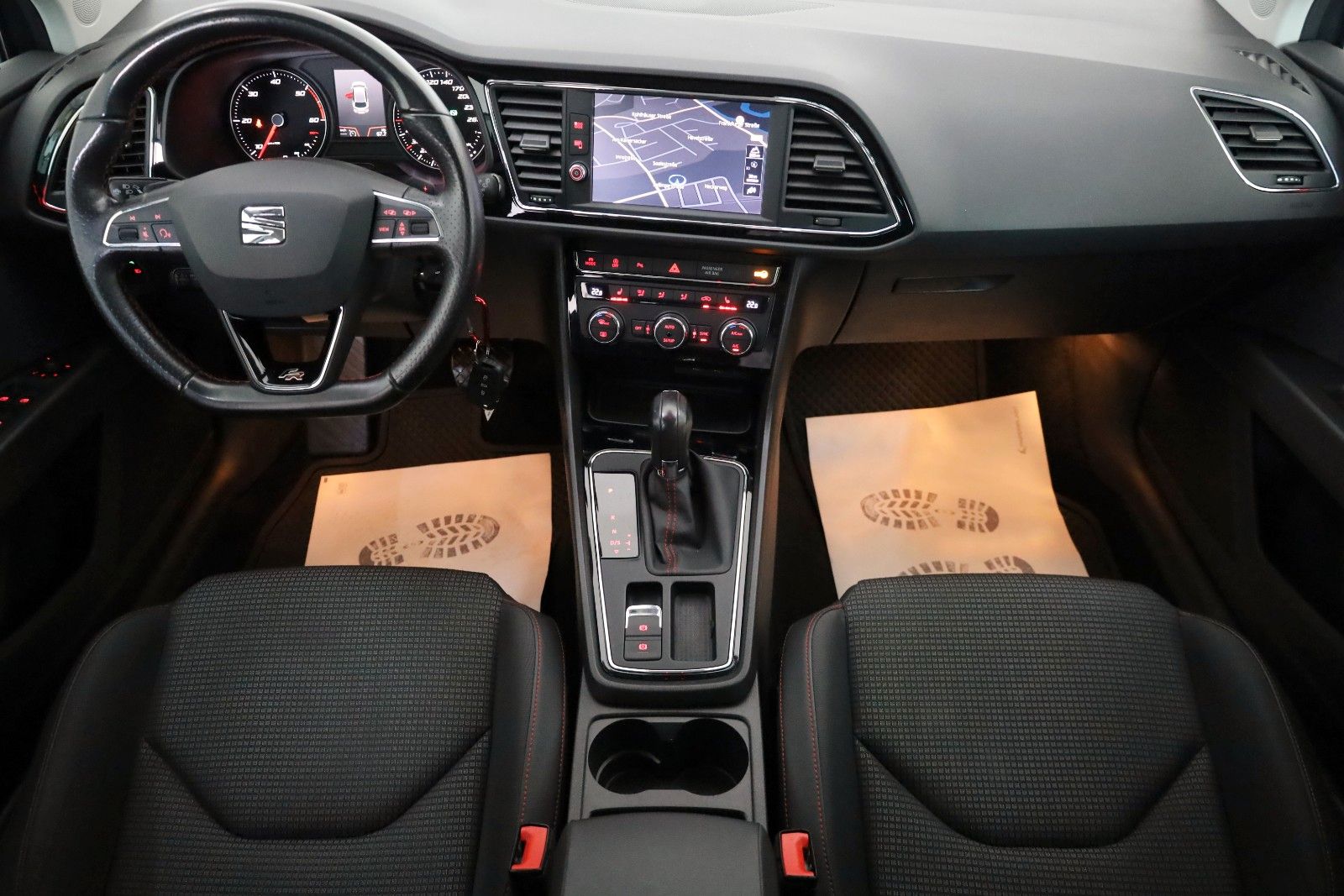 Fahrzeugabbildung SEAT Leon ST FR T.Leder,Navi,LED,ACC,Apple CarPlay