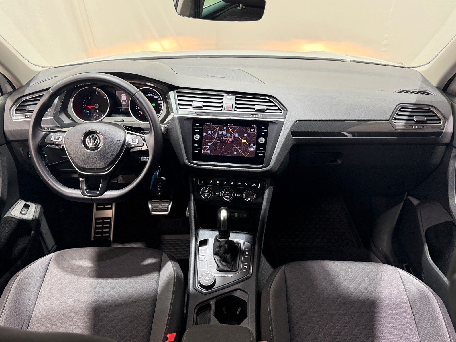 Fahrzeugabbildung Volkswagen Tiguan Comfortline DSG-4Motion-Full Link