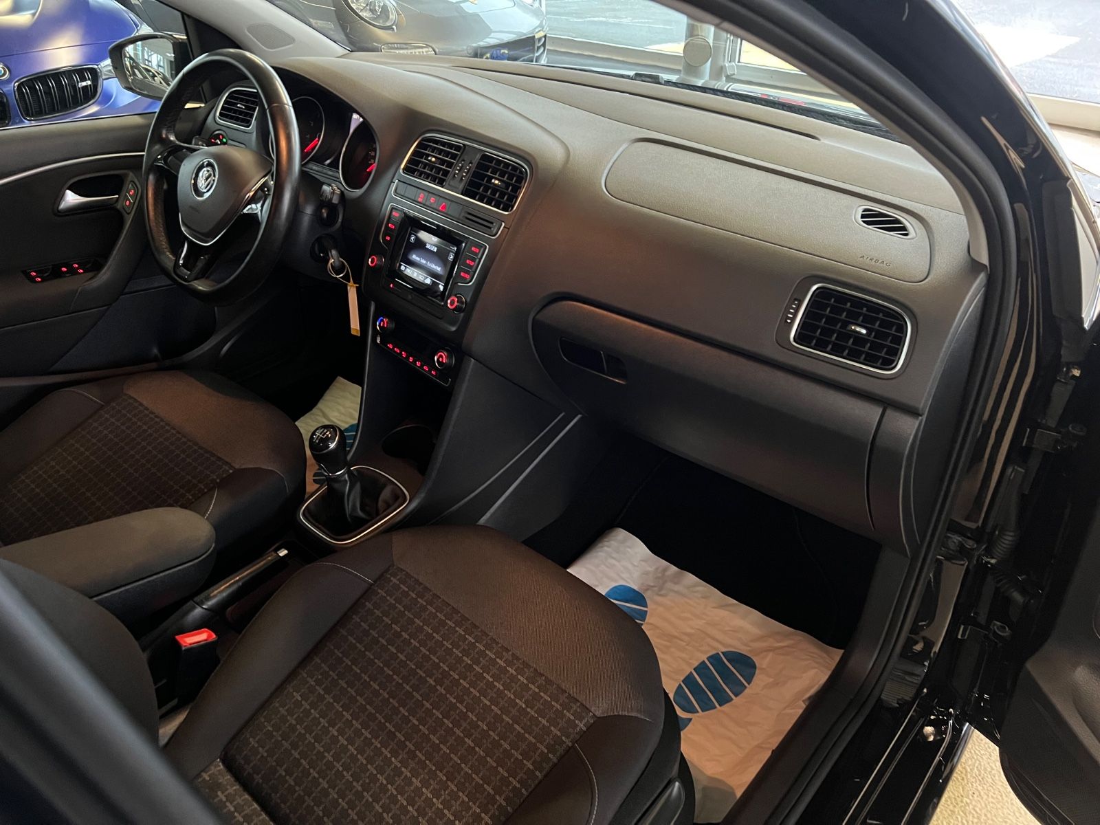 Fahrzeugabbildung Volkswagen Polo V Comfortline * SCHECKHEFTGEPFLEGT*2.HAND*