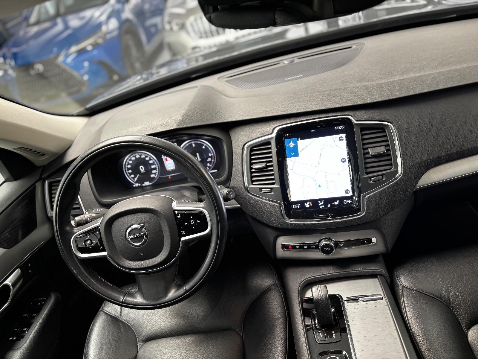 Volvo XC90 Momentum Pro AWD CAM 7-STZ PANO ACC HARMAN/