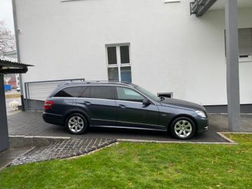 Mercedes E 300 - 2