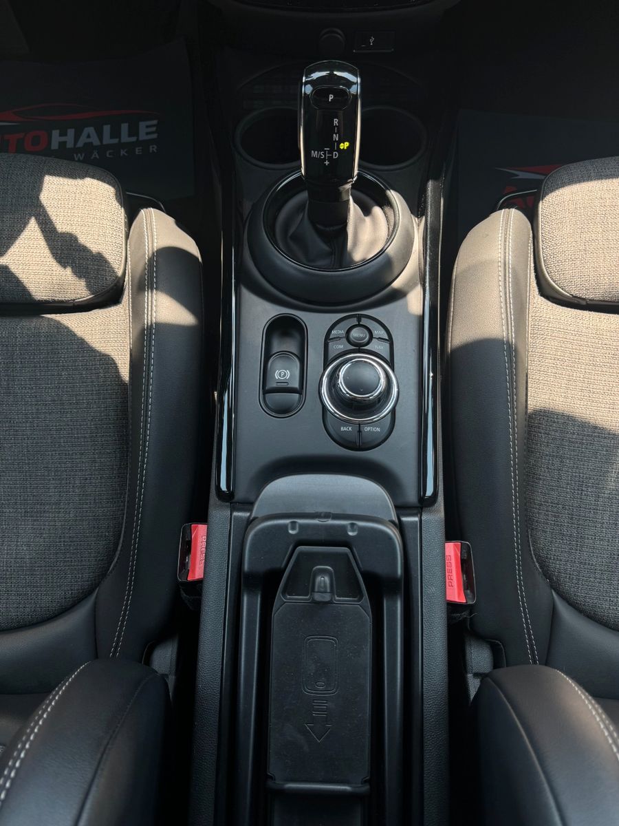 Fahrzeugabbildung MINI Cooper Clubman Classic Trim Klima SHZ PDC CAM