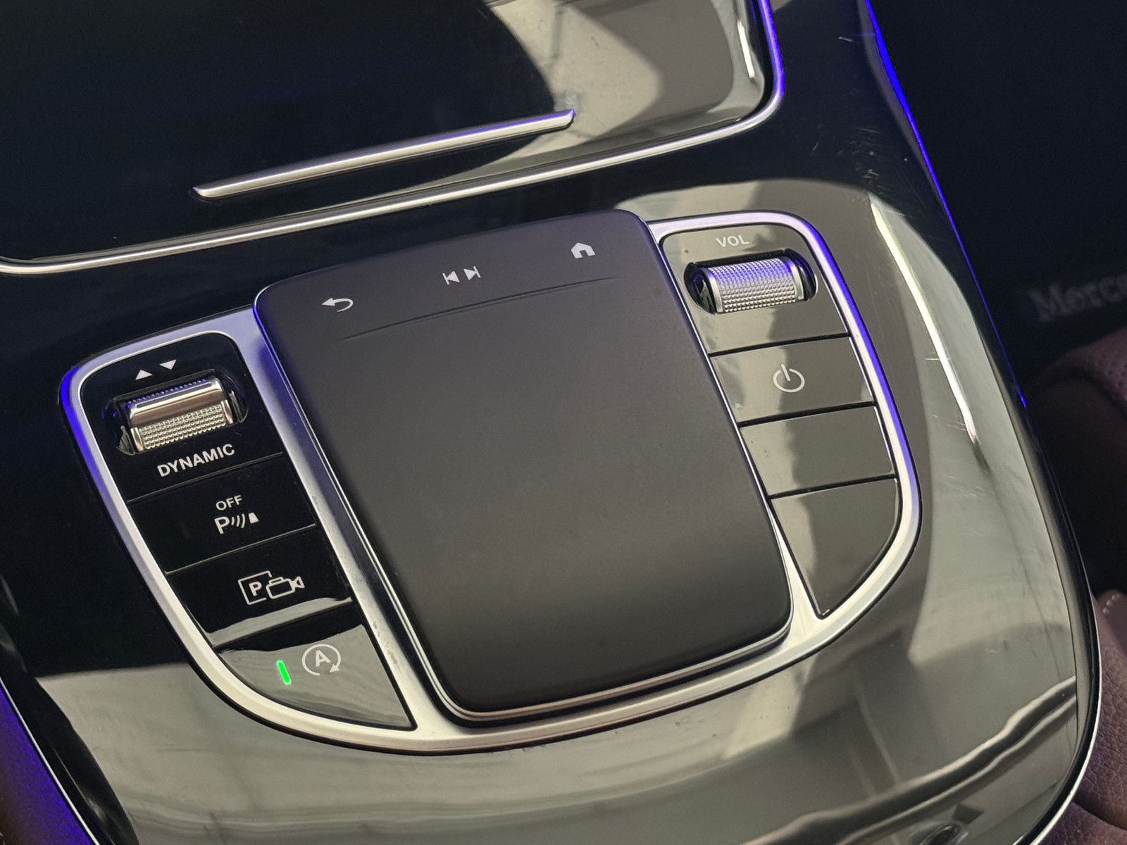 Fahrzeugabbildung Mercedes-Benz E 450 4MATIC 9G-TRONIC 2X AVANTGARDE FACELIFT