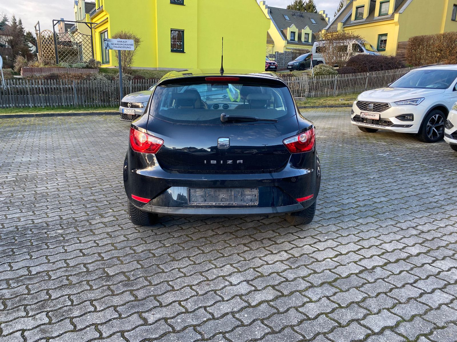 Fahrzeugabbildung SEAT Ibiza SC 1,4 16V Cool&Sound Salsa