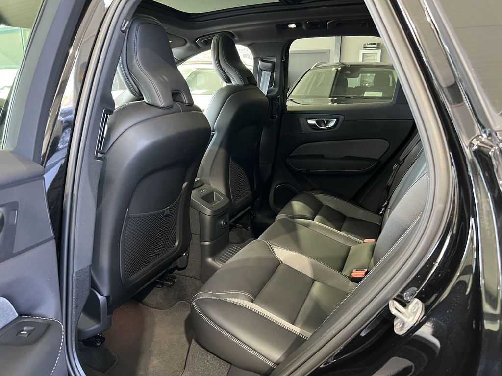 Volvo XC60 T6 Plus Black Edition Recharge AWD AHK 360°