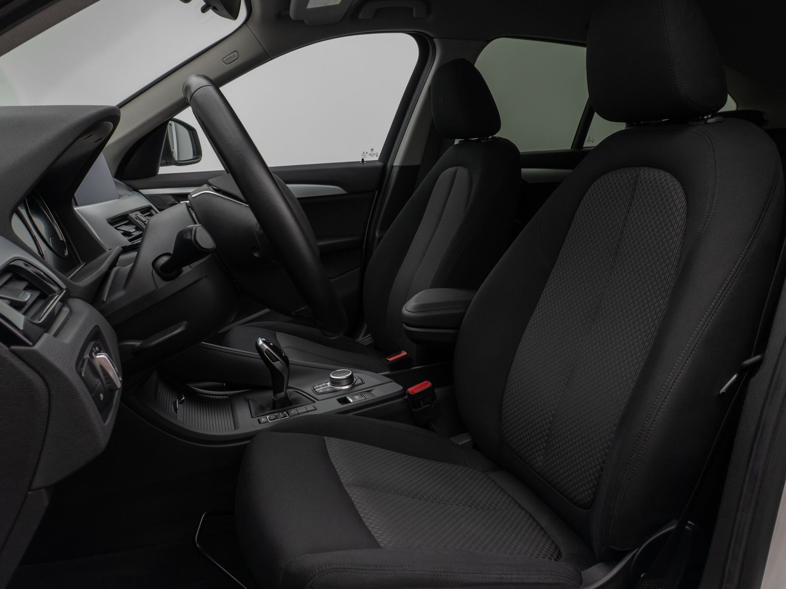 Fahrzeugabbildung BMW X1 sD18i DAB Navi Parkassist Geschwindigkeitsreg