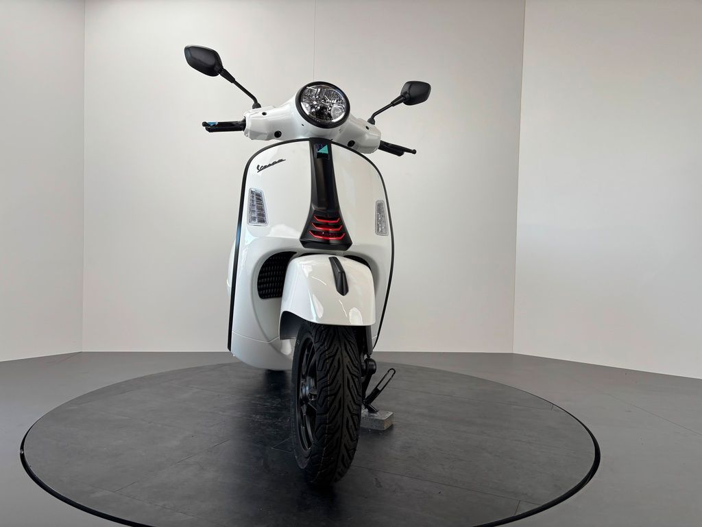 Fahrzeugabbildung Vespa GTS 310 FL SuperSport *NEUFAHRZEUG 2026*