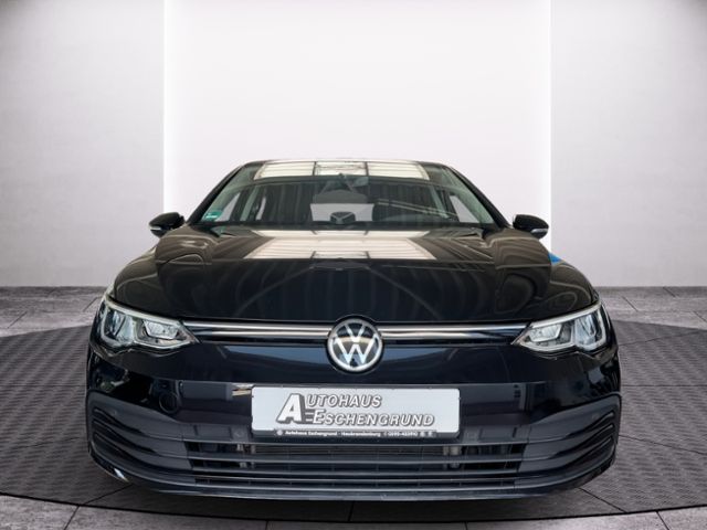 Fahrzeugabbildung Volkswagen Golf VIII 2.0 TDI DSG LIFE NAVI ACC GJR LED