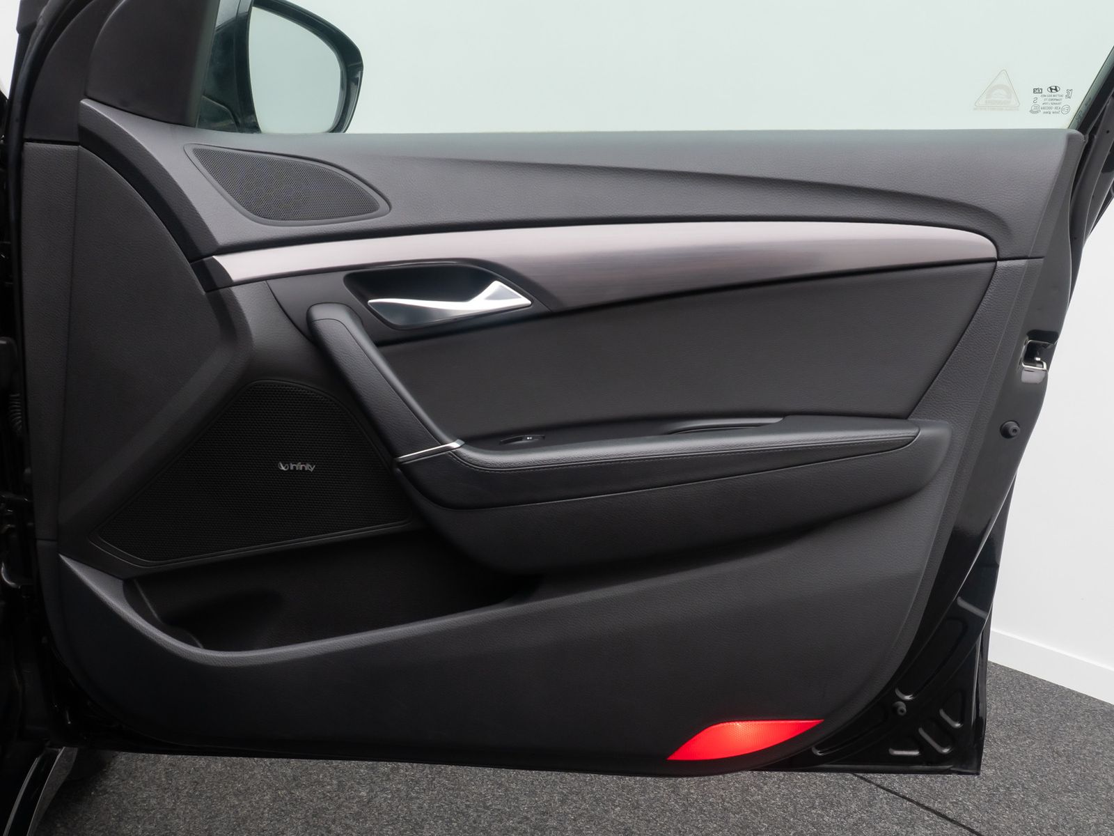 Fahrzeugabbildung Hyundai i40 Premium Kamera DAB Memory InfinitySound 18"