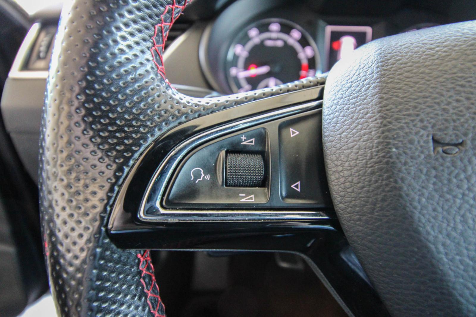 SKODA OCTAVIA COMBI RS 2.0 TSI 230 ch BVA DSG Pack sport Sièges sport chauffants cuir Historique Skoda présent - 1ERE MAIN
