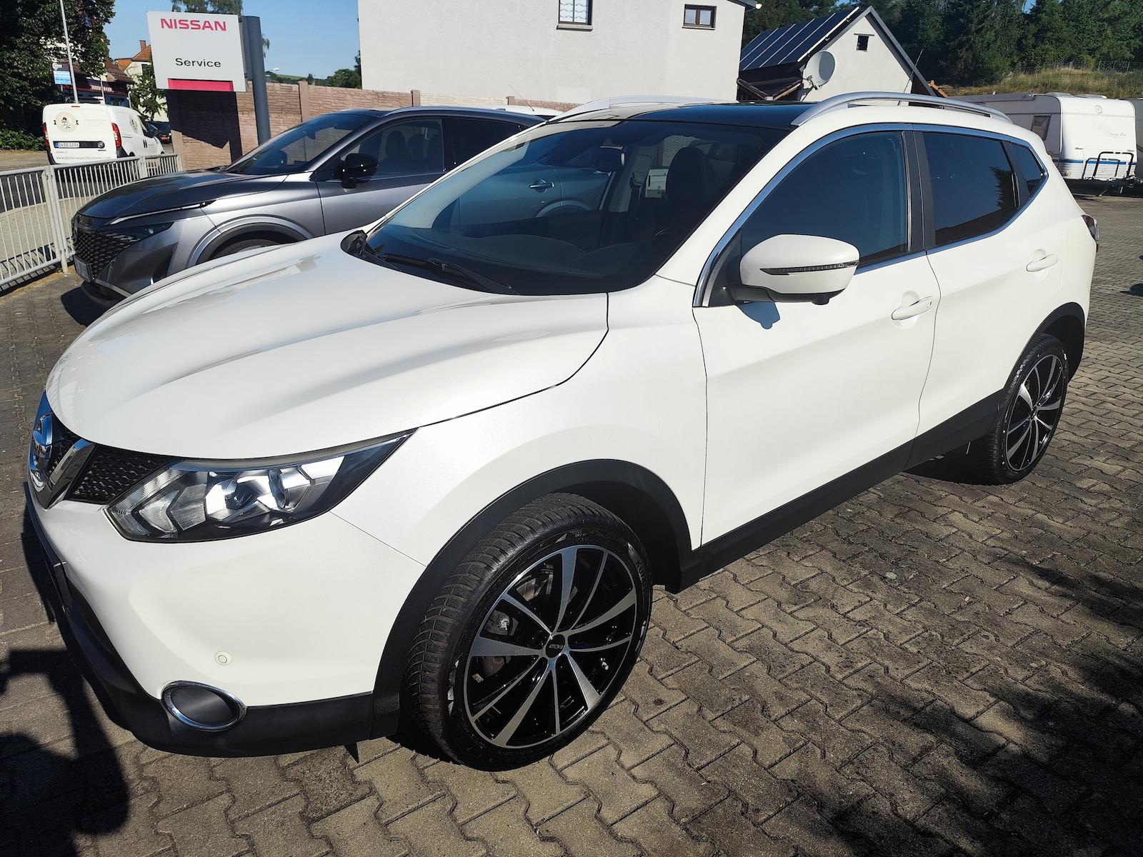 Nissan Qashqai Tekna 4x4 AHK LED 360° Pano SH