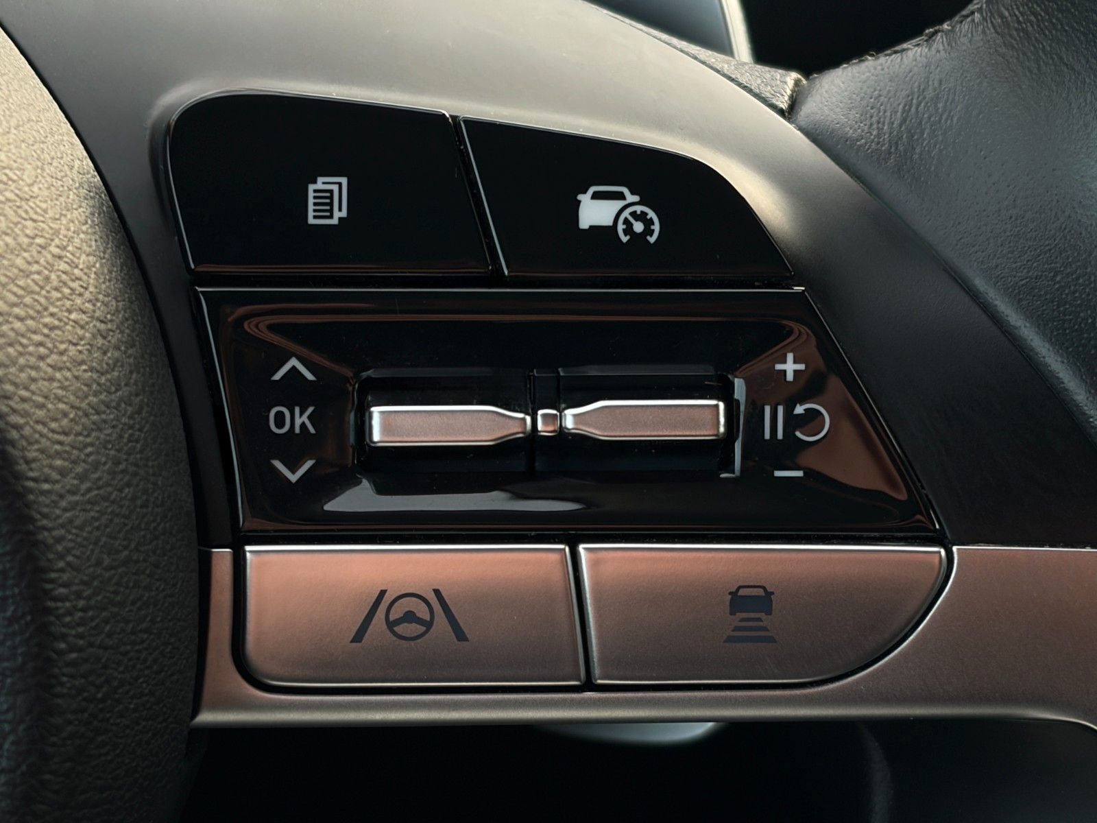 Fahrzeugabbildung Hyundai Tucson 1.6 T-GDI PHEV 4WD Prime Leder 360° ACC