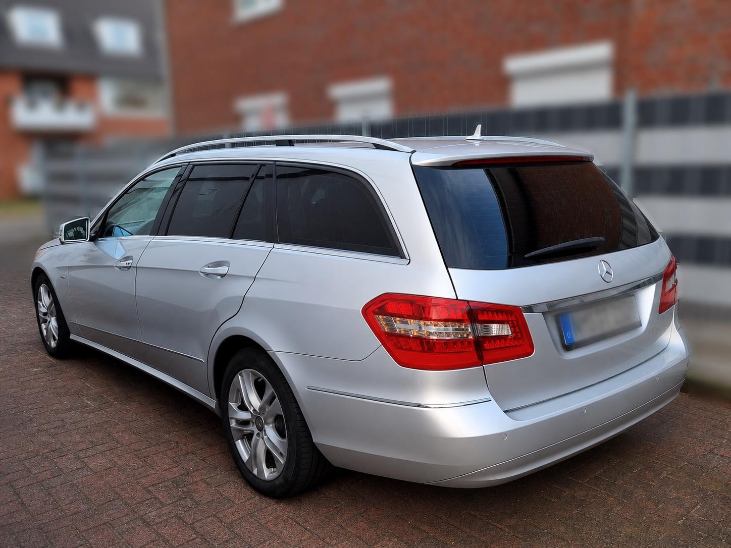 Mercedes-Benz E250 2010 — rear view