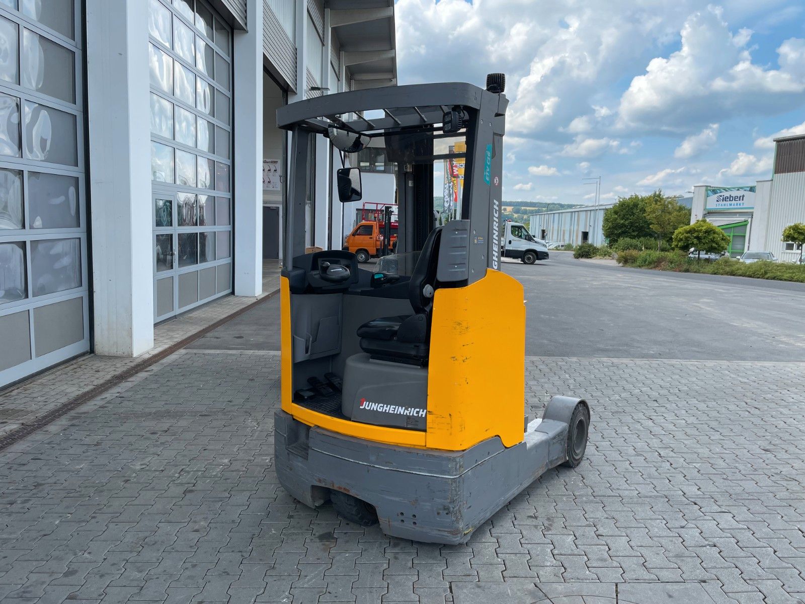 Fahrzeugabbildung Jungheinrich ETV C16 / Triplex 5.72m / SS / nur 3.112h / 2016