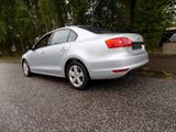 Volkswagen Jetta VI Comfortline Navi HU 6,26 - Volkswagen Jetta aus 2011 mit Diesel-Antrieb