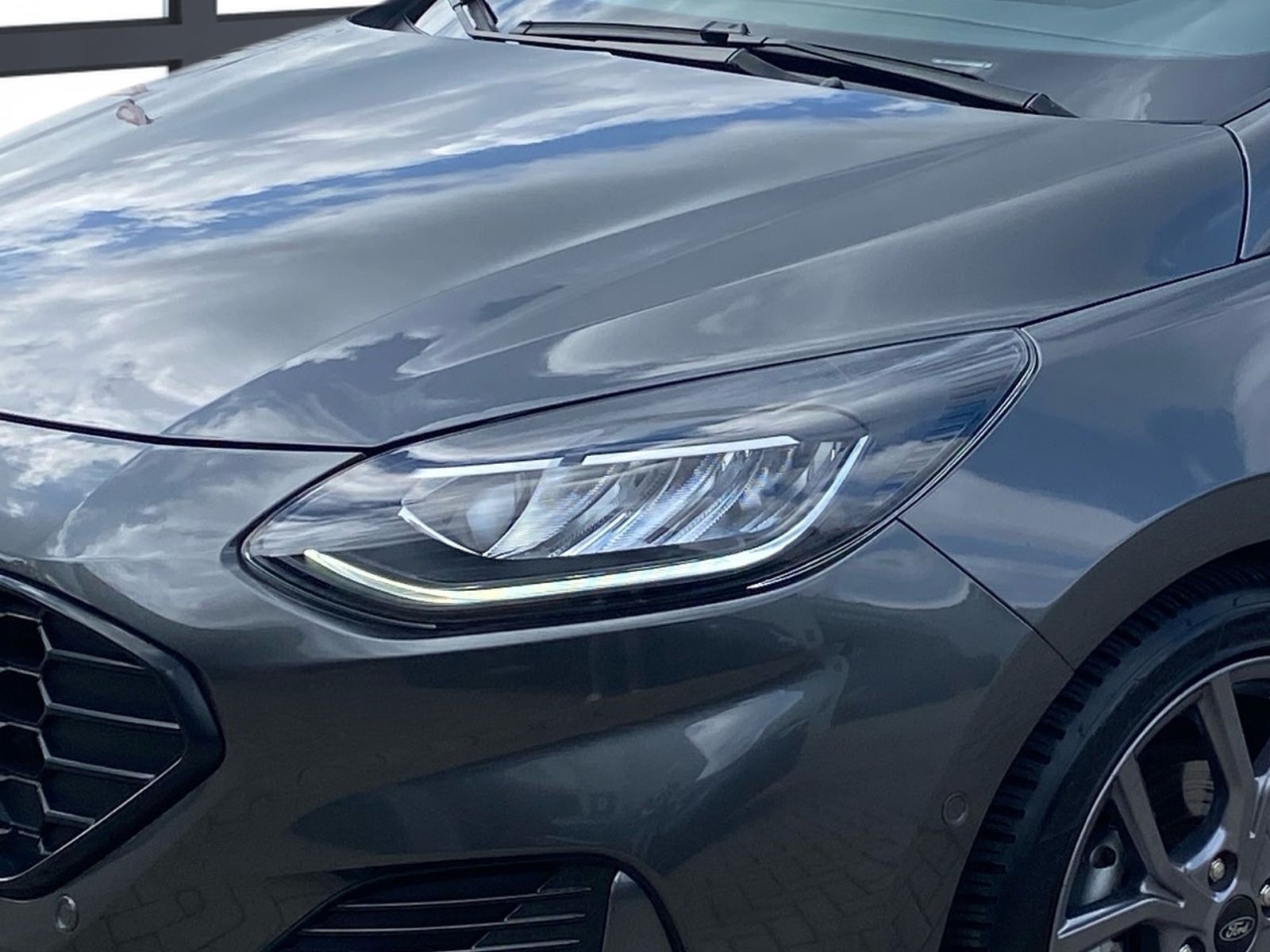 Fahrzeugabbildung Ford Fiesta 1.0 EcoBoost Hybrid Automatik ST-Line X