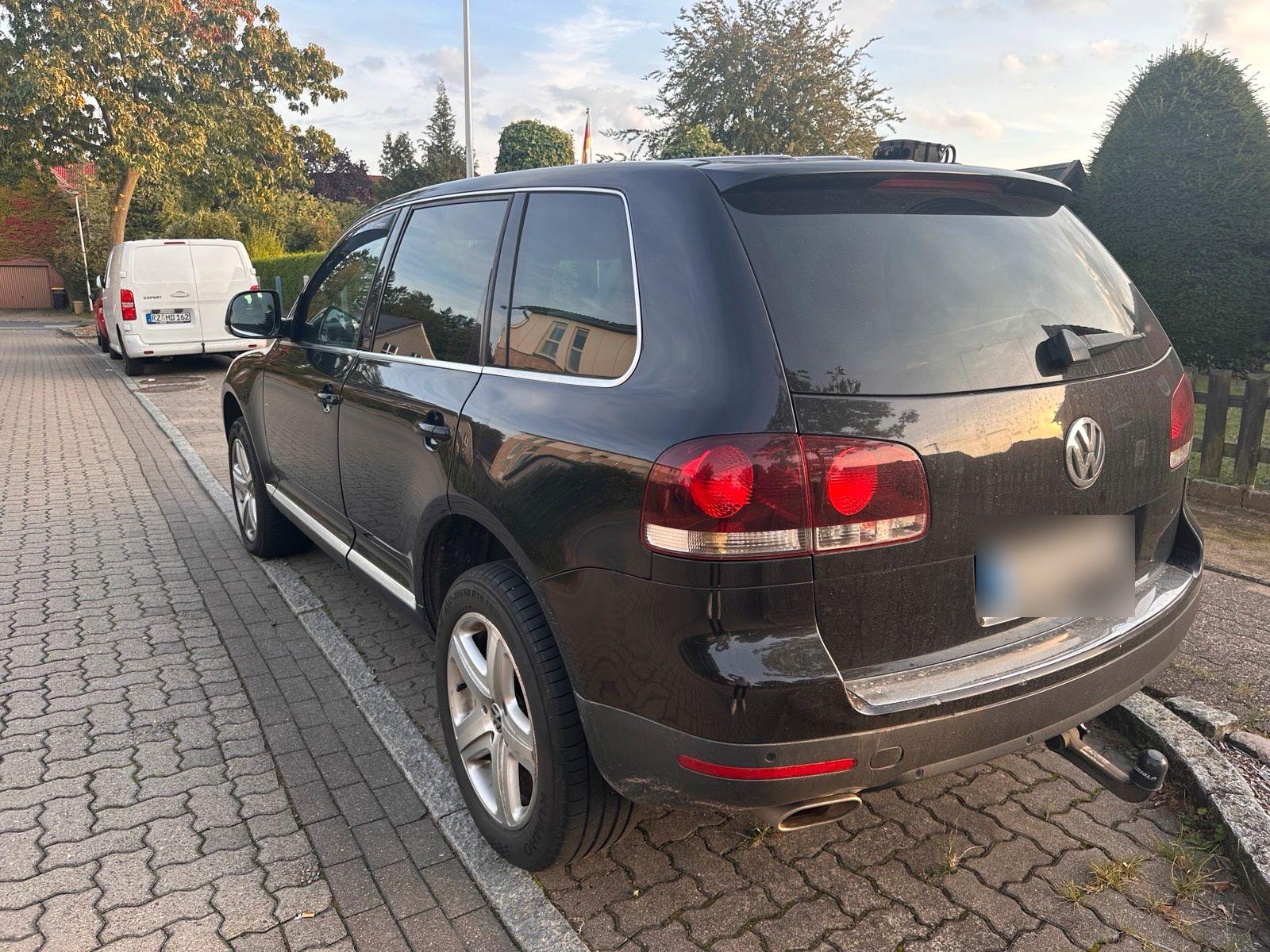 Volkswagen Touareg 2008 — rear view