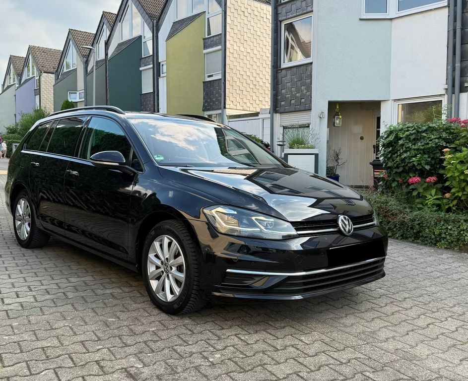 Image of Volkswagen Golf