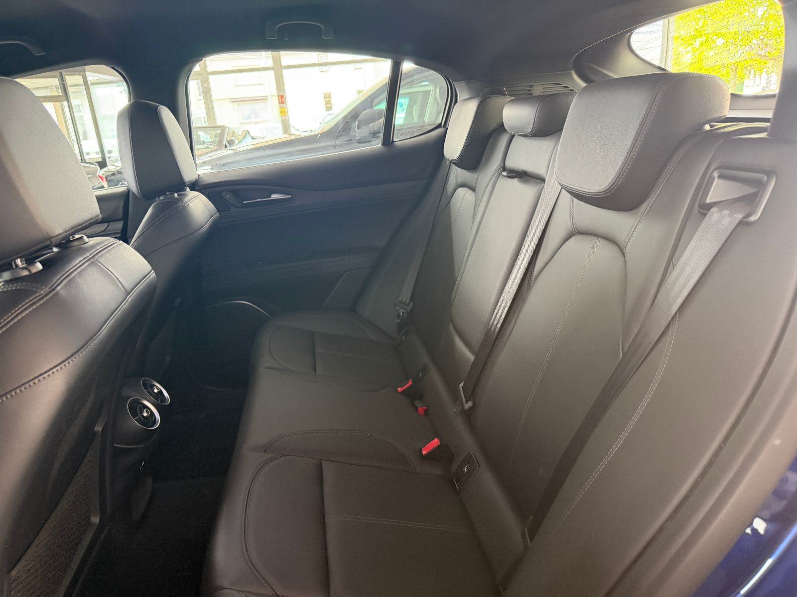 Fahrzeugabbildung Alfa Romeo Stelvio Ti Q4/MEMORY/NAVI/KAMERA/ACC/KLIMA