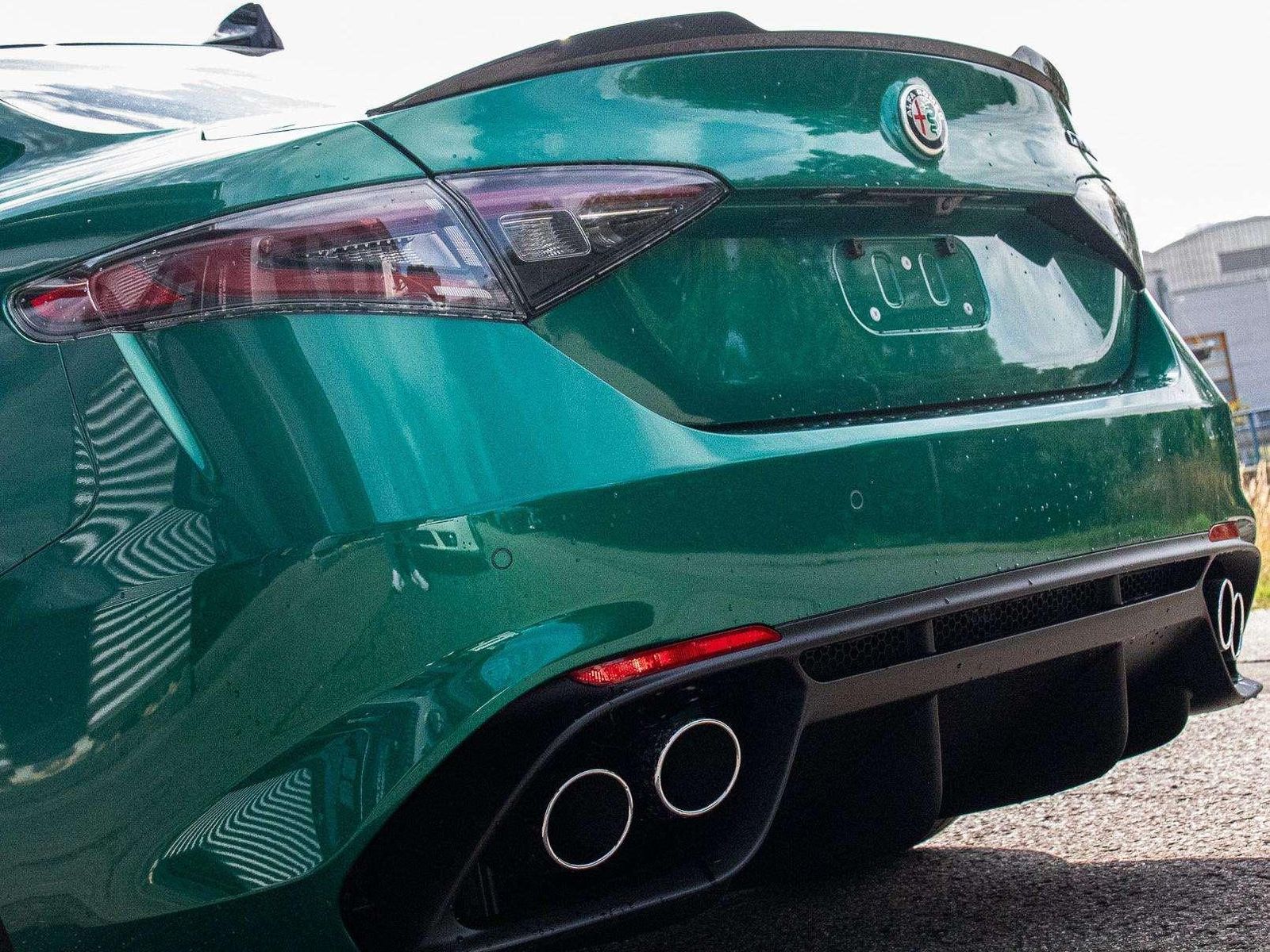 Fahrzeugabbildung Alfa Romeo Giulia Quadrifoglio 2,9l V6 vom AR Vertagshändle