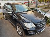 Mercedes-Benz ML 300 CDI 4MATIC Offroad Paket TÜV  AHK Comand  - Mercedes-Benz ML 300 aus 2009