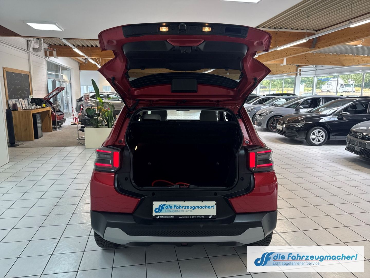 Fahrzeugabbildung Citroën C3 E 113 MAX HUD Navi Soundsystem LED Apple CarP