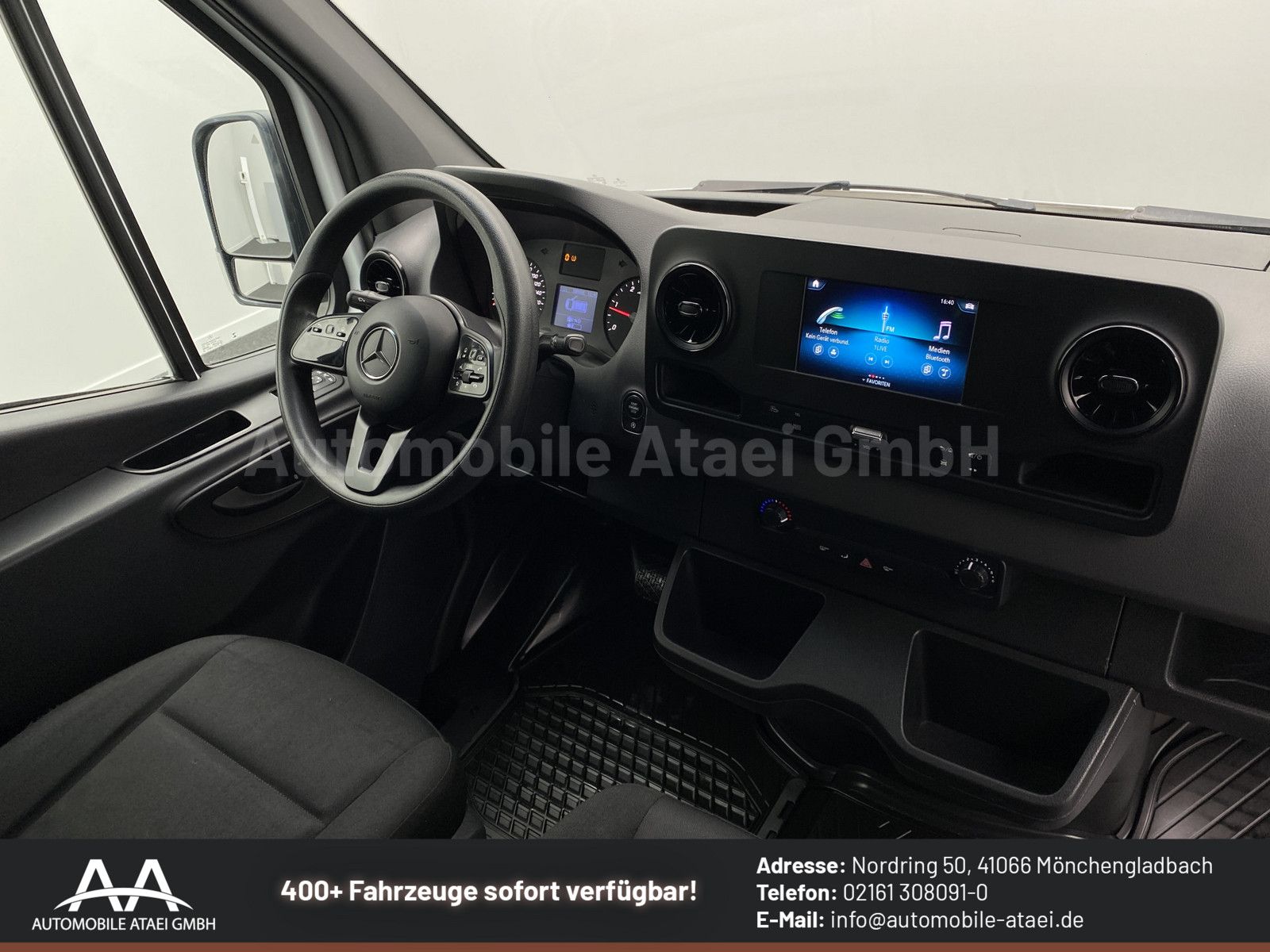 Fahrzeugabbildung Mercedes-Benz Sprinter 214 Tourer Automat Rollstuhl-Rampe 0512
