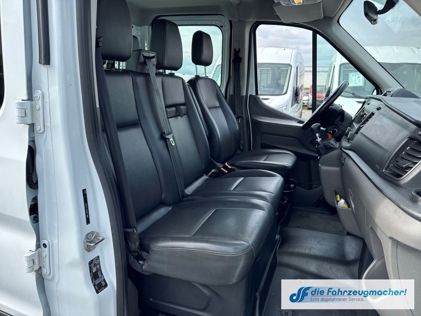 Fahrzeugabbildung Ford Transit Pritsche 310 L2 Doppelkabine Trend AHK D