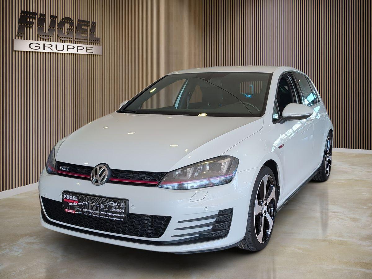 Volkswagen Golf 7 GTI 220 ch • 5 portes • Boîte manuelle 6 • GPS • Xénon • 18"