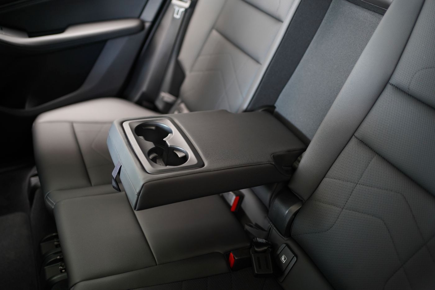 Fahrzeugabbildung BMW 223iA Active Tourer M Sport Glasdach+AHK+Head Up
