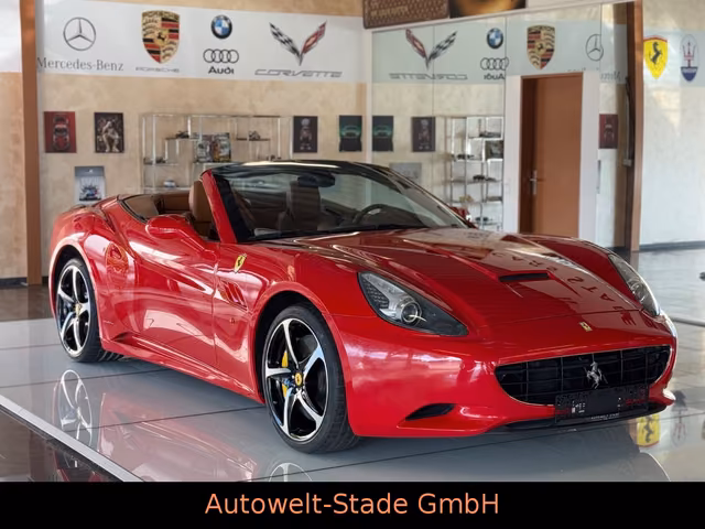 Ferrari California 4.3 V8  Rosso Corsa Carbon Engine