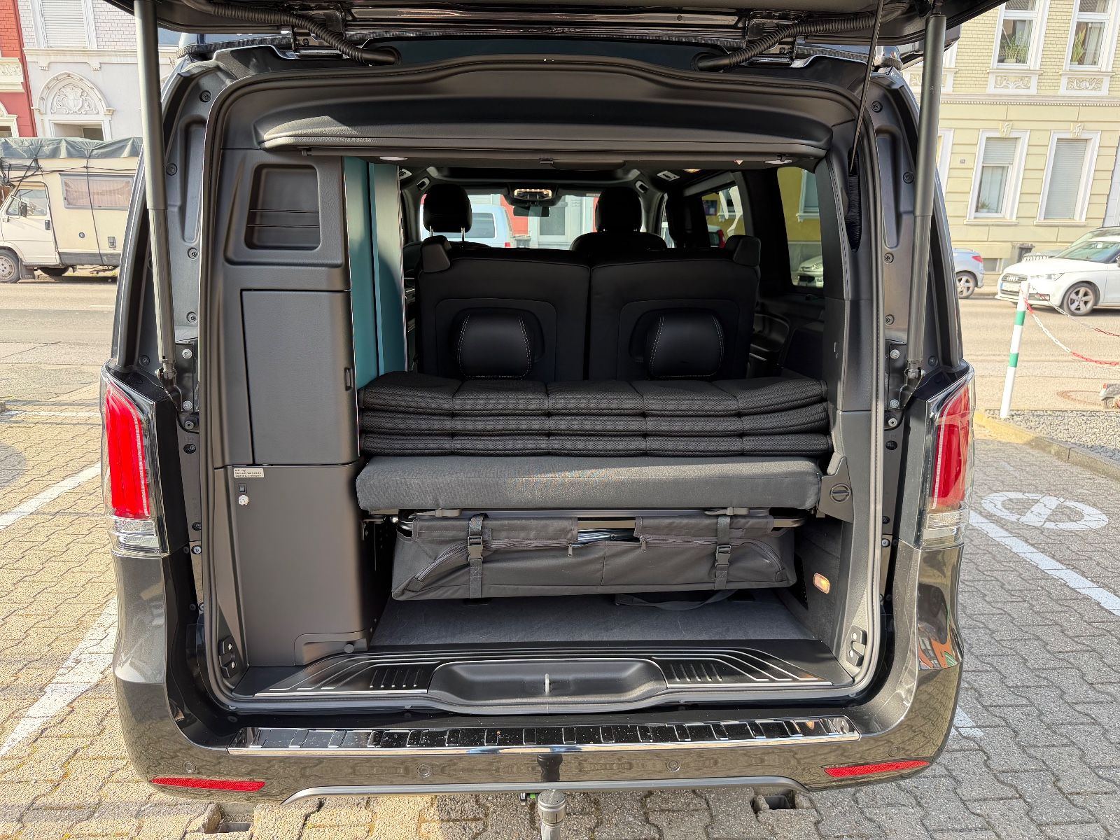Fahrzeugabbildung Mercedes-Benz V 300 MARCO POLO AMG ABSOLUT VOLL NIVELLIERUNG