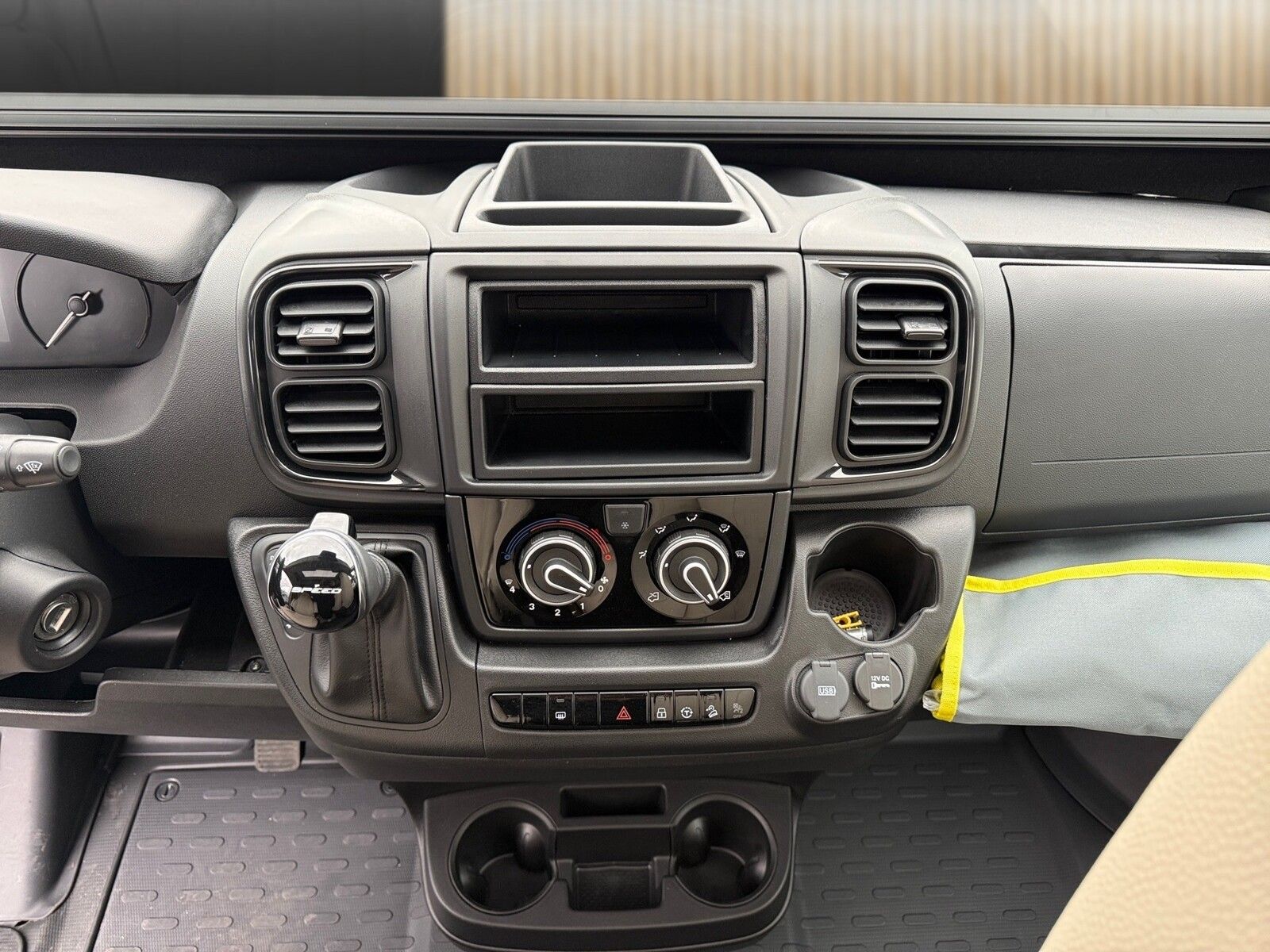 Fahrzeugabbildung Karmann Dexter DE 600 Captain-Chair-Sitze, Automatik