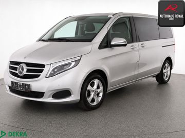 Mercedes V 220 - 1