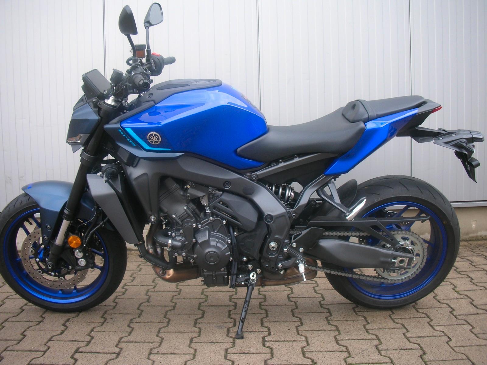 Yamaha MT09 YAMT WENIG KILOMETER
