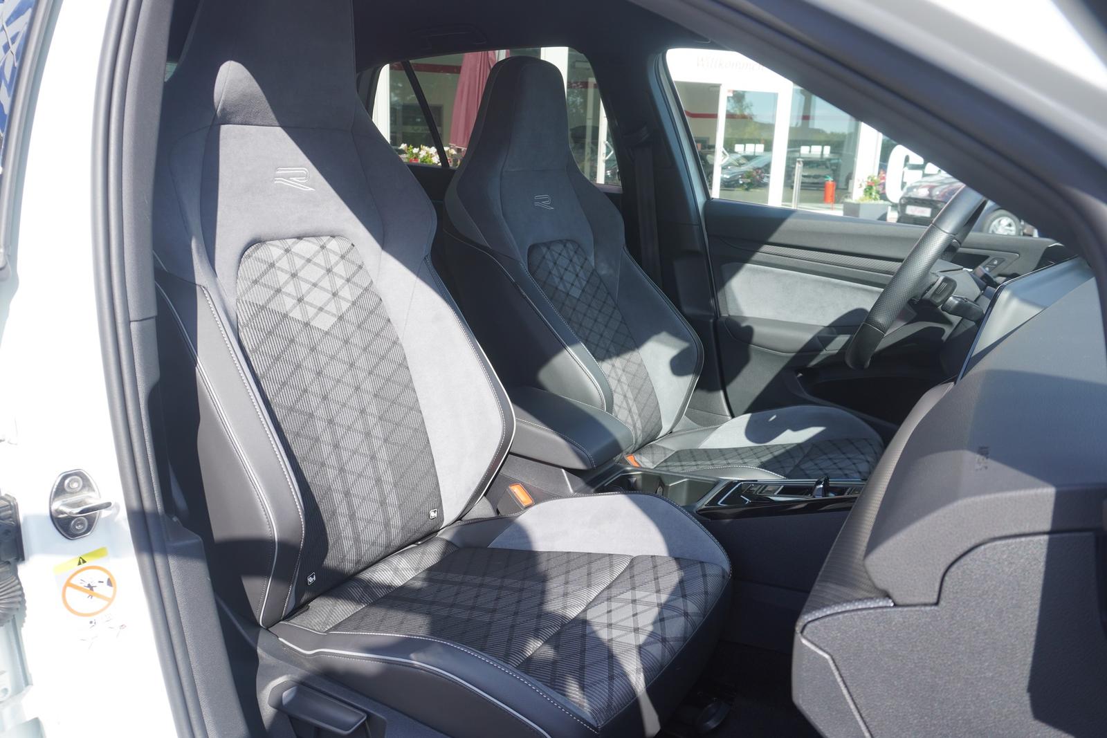 Volkswagen Golf VIII 1.5 eTSI DSG R-Line LED App Connect, миниатюра 10